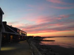 Отель Pilgrim Sands on Long Beach  Плимут